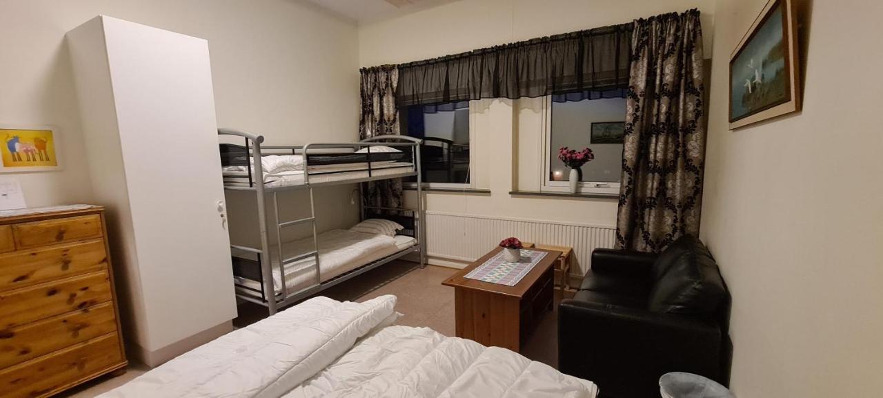 Kg Sleepover & Staellplats Karl Gustav Экстерьер фото