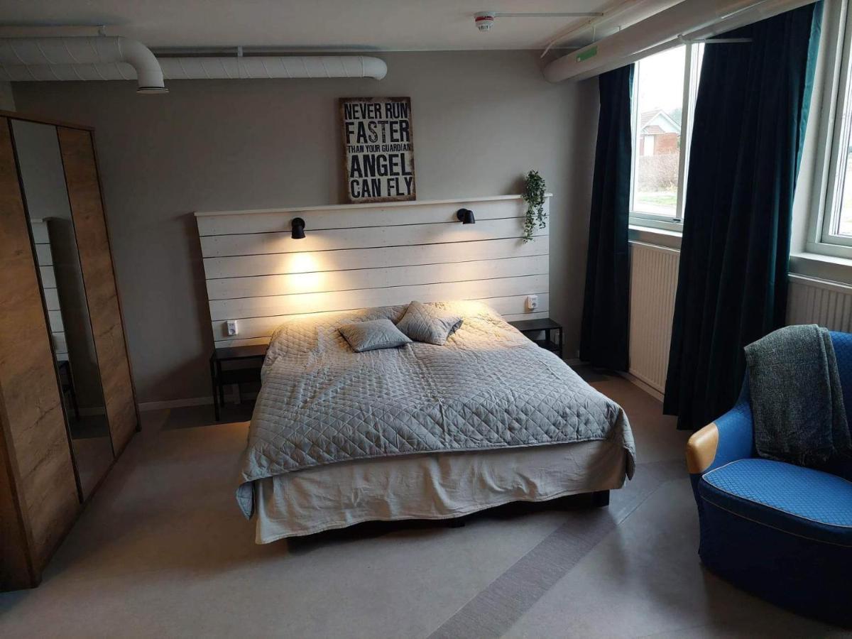 Kg Sleepover & Staellplats Karl Gustav Экстерьер фото